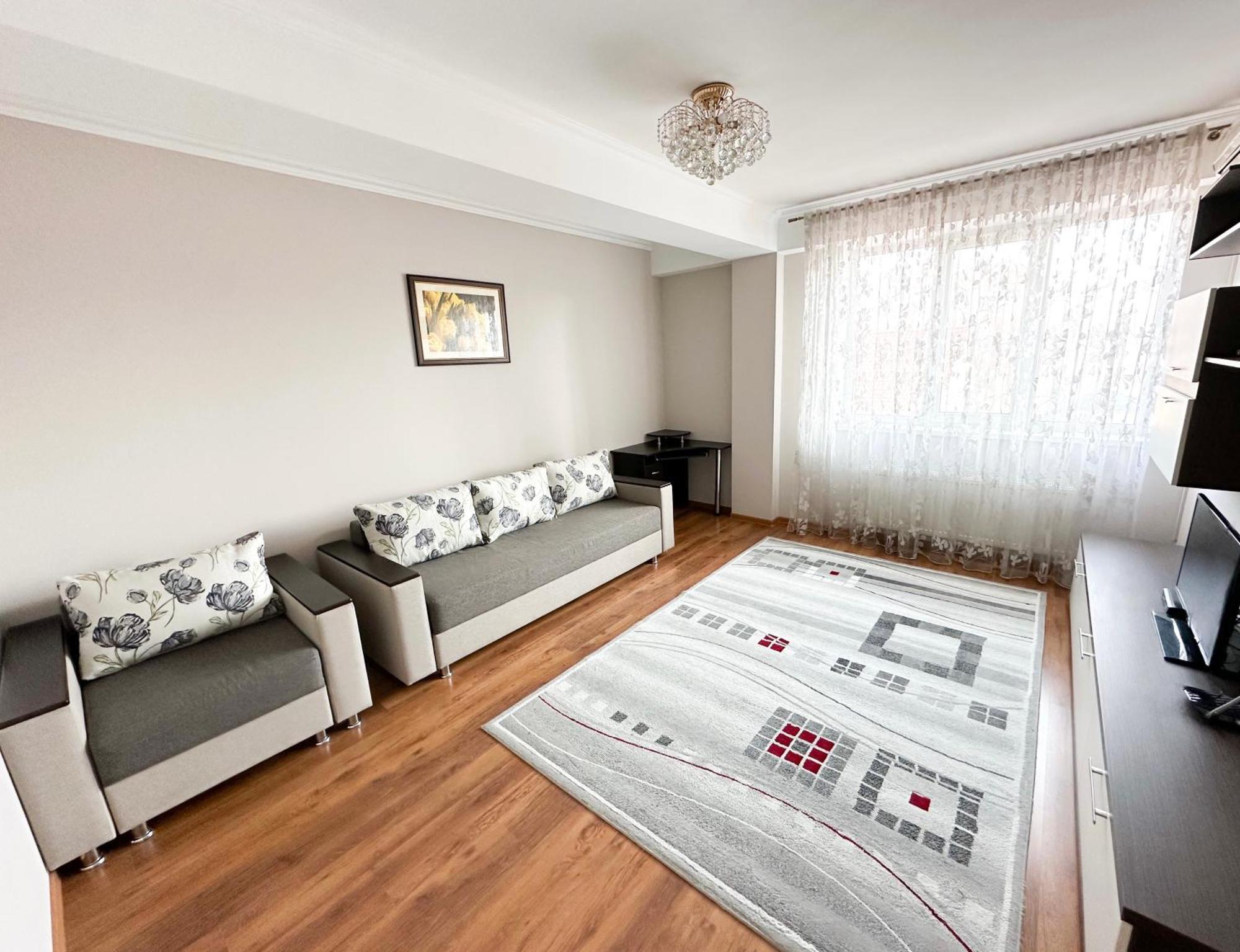 Bright & Quiet 2Room Apartment In City Center تشيسيناو المظهر الخارجي الصورة