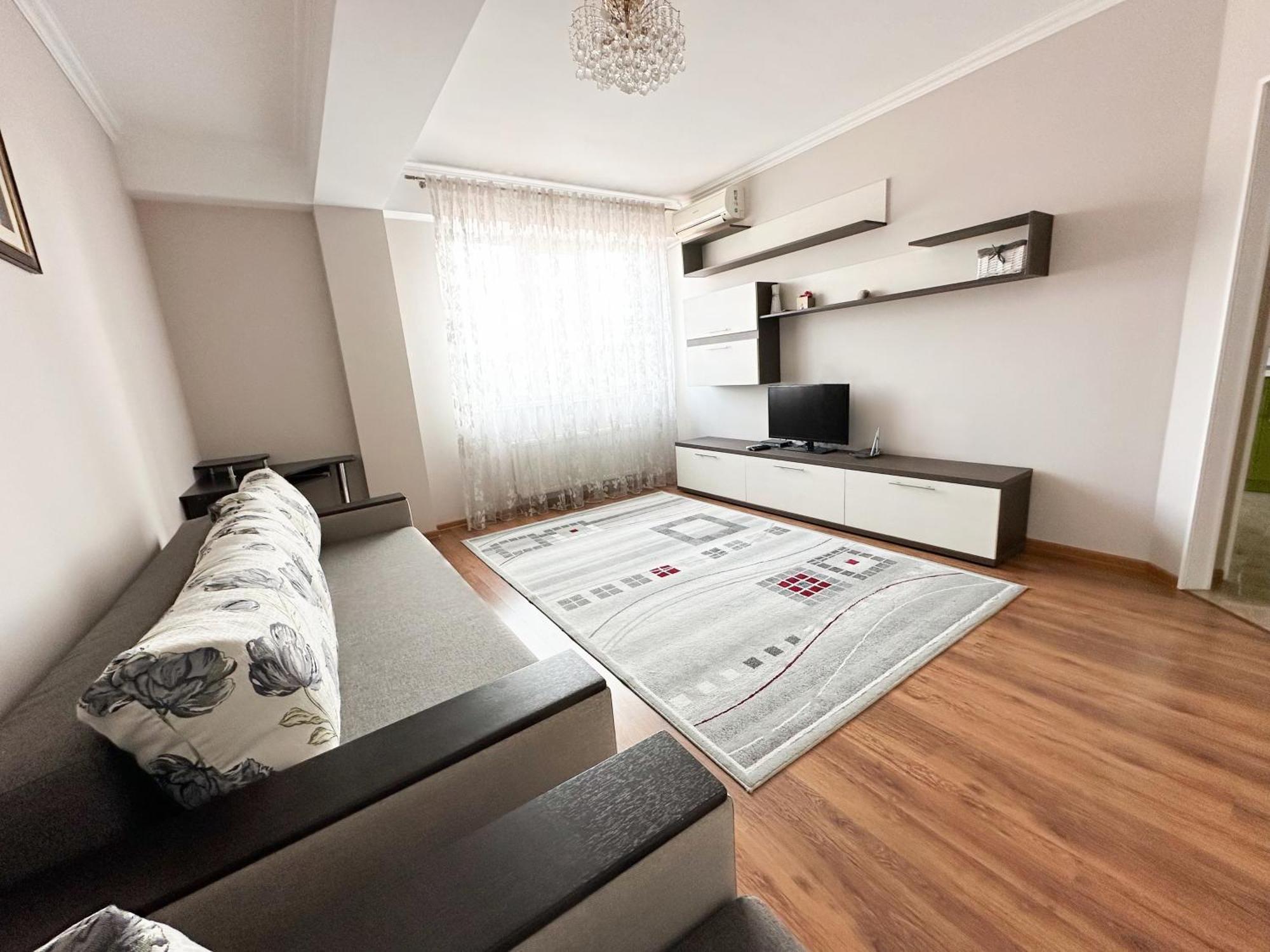 Bright & Quiet 2Room Apartment In City Center تشيسيناو المظهر الخارجي الصورة