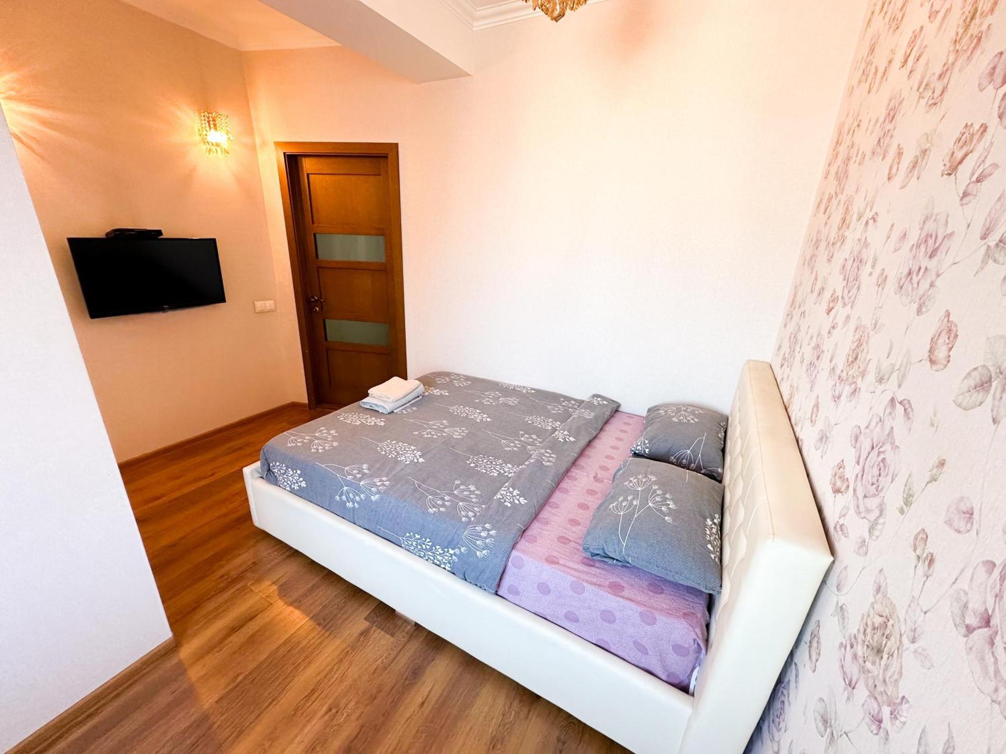 Bright & Quiet 2Room Apartment In City Center تشيسيناو المظهر الخارجي الصورة